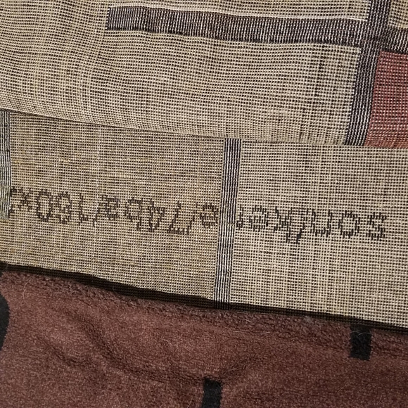 Beautiful area rug never been used brand new - Picture 2 of 2